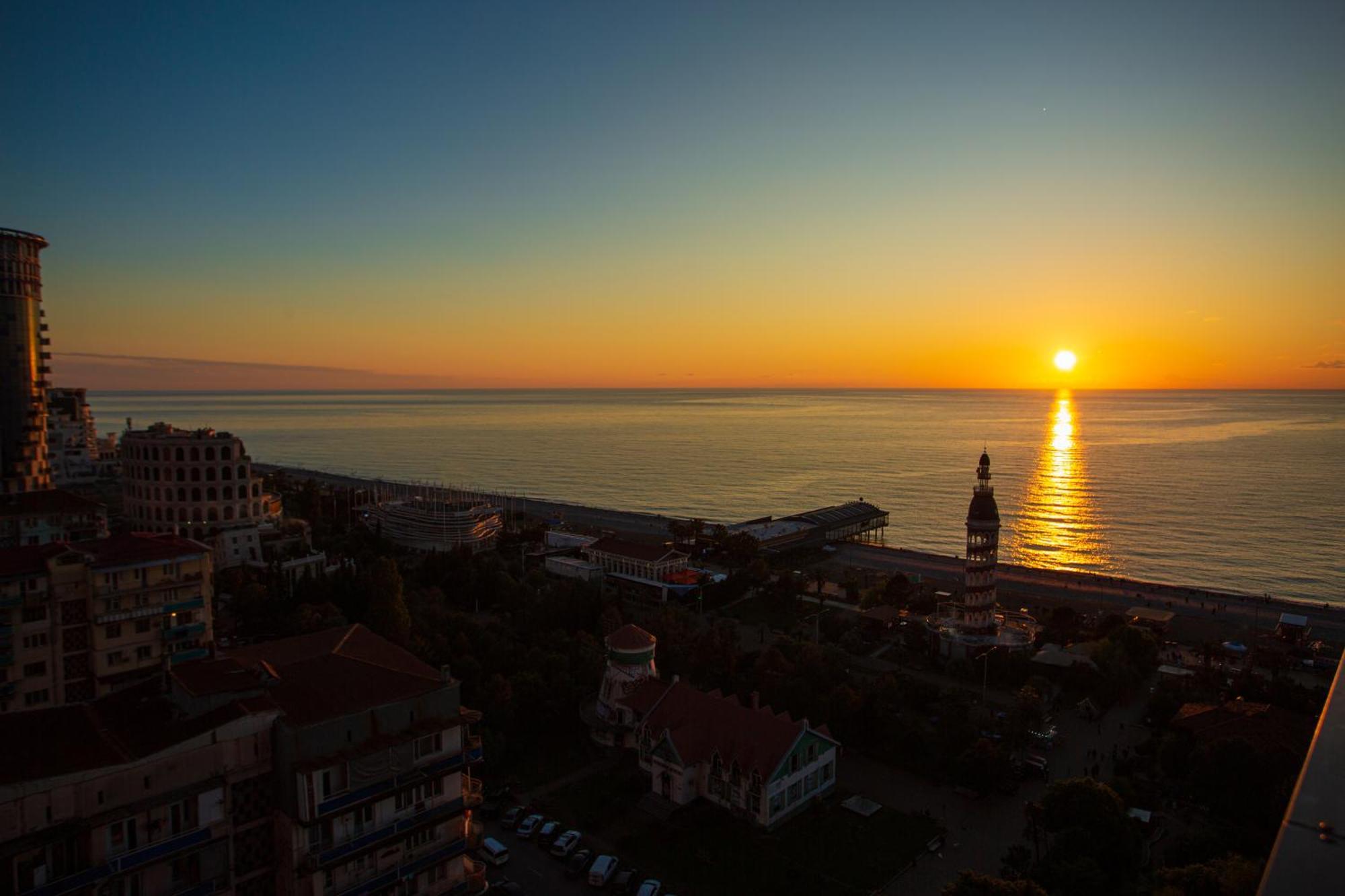 Orbi City Twin Towers Batumi Eksteriør billede