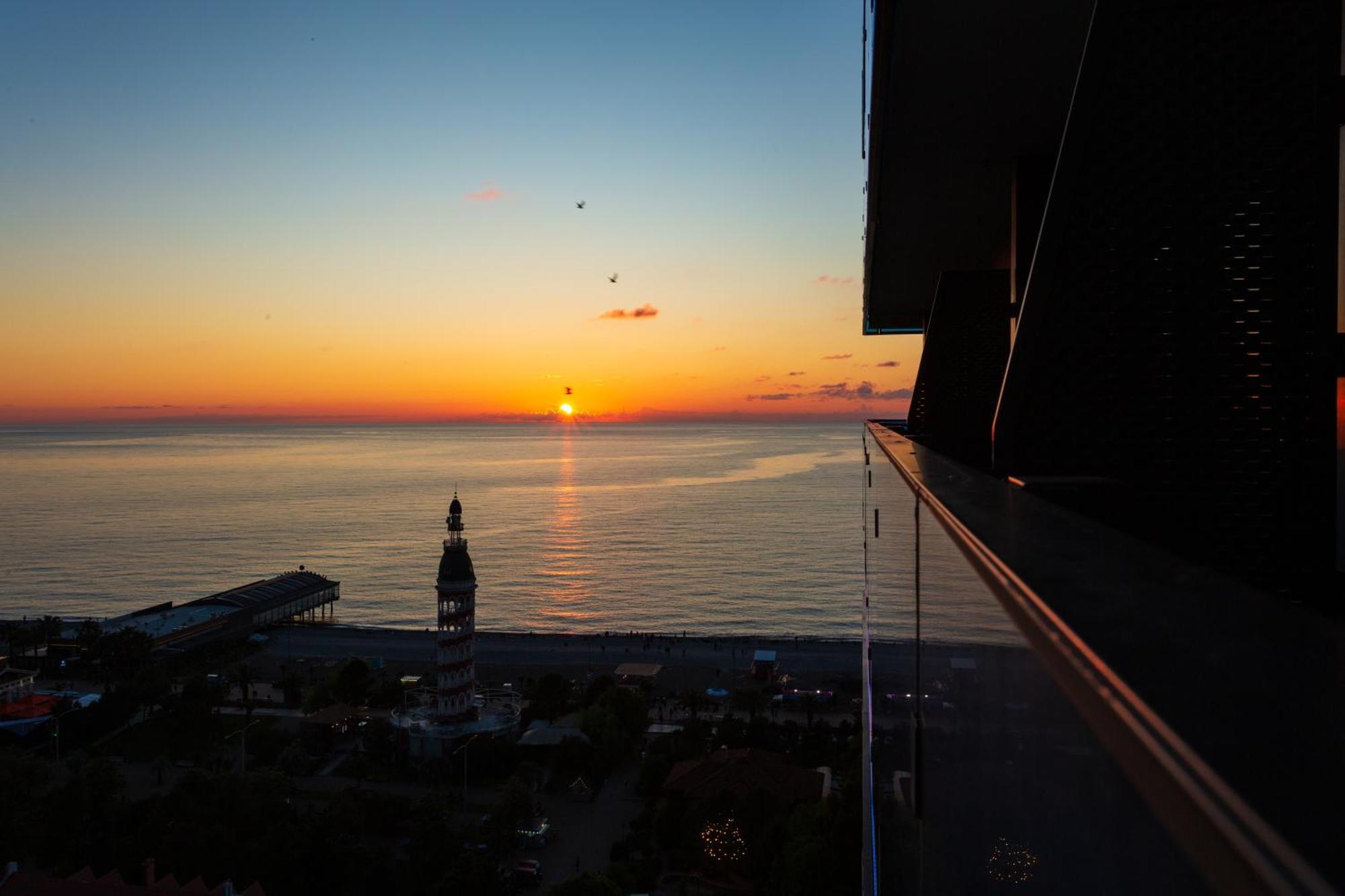 Orbi City Twin Towers Batumi Eksteriør billede